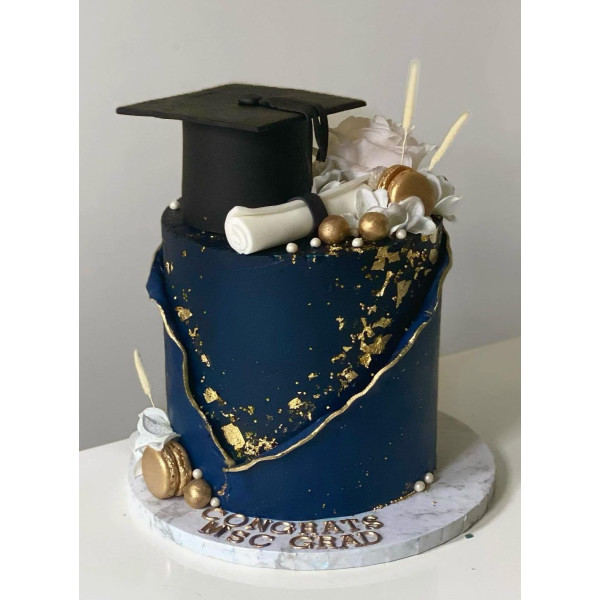 GRADUATION CAKE