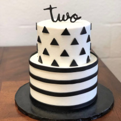 Black and White cake Black and White cake