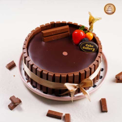 Kit Kat Cake