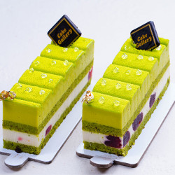 Pistachio Strawberry