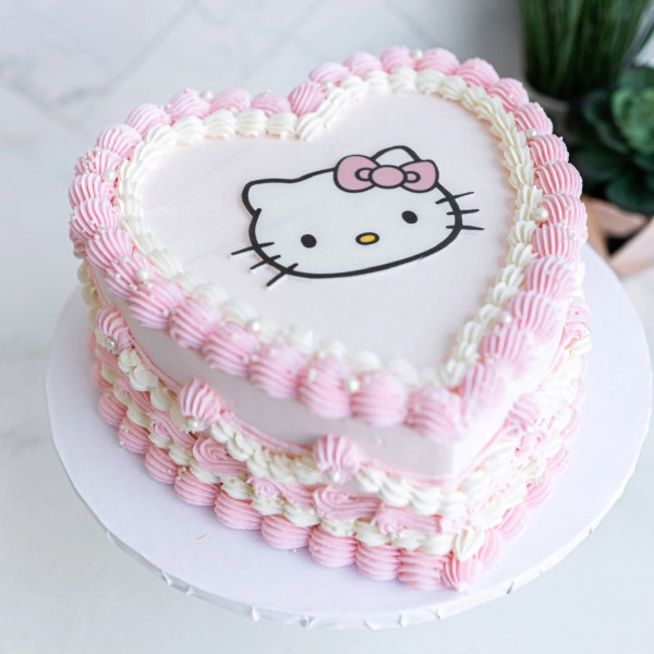 Hello Kitty Cake