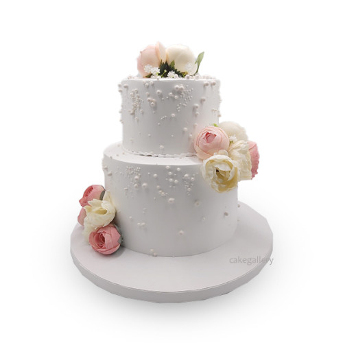 Wedding Cake With Flowers 